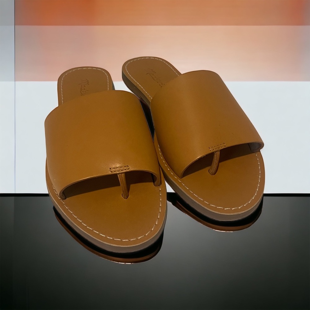 Never worn Women’s size 6.5 sandals by Madewell